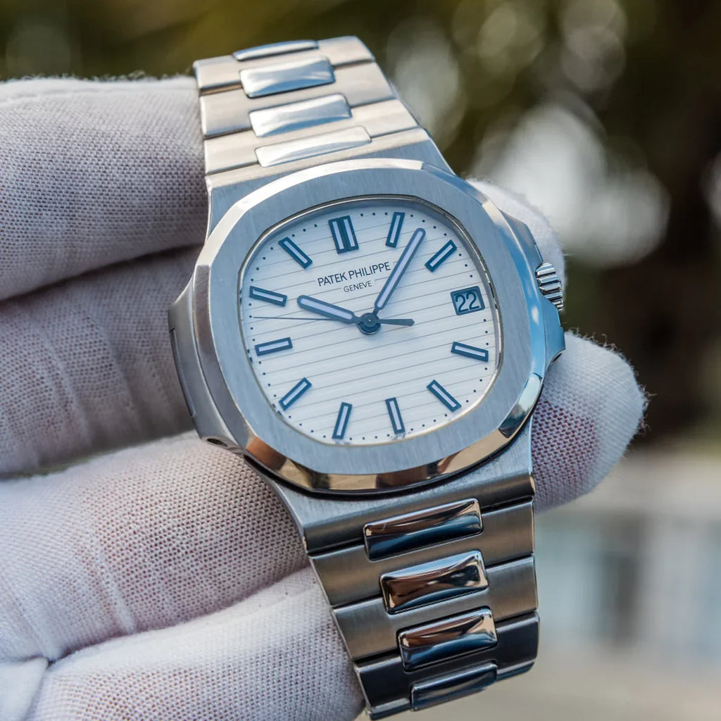 PATEK PHILIPPE  NAUTILUS WHITE DIAL 40MM